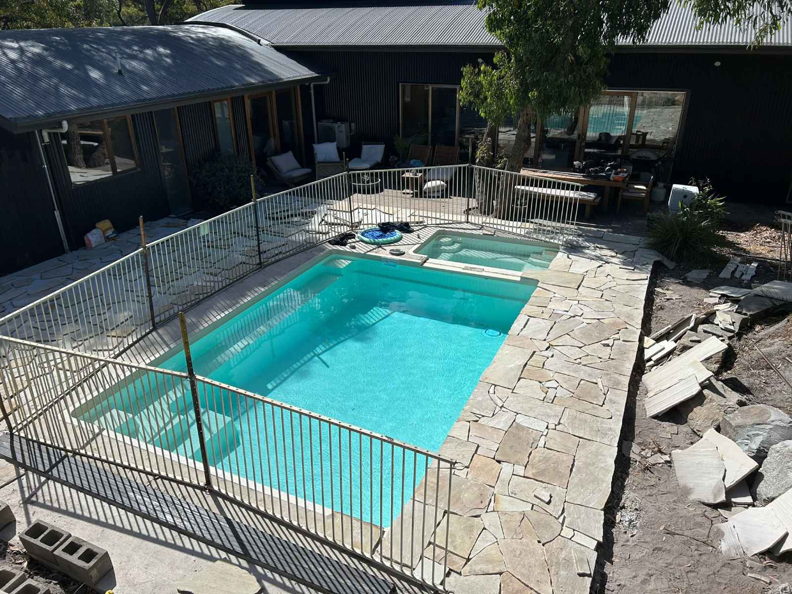 7 Smart Ways Paving Werribee, Paving Point Cook and Retaining Walls Werribee Can Improve Your Outdoor Space